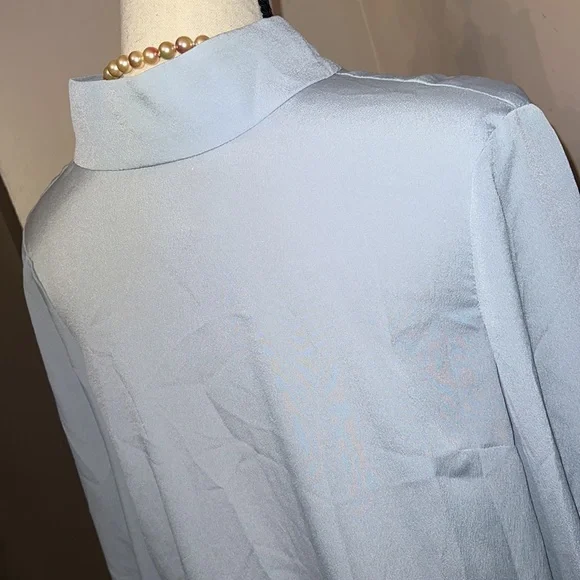 H & M Beautiful long sleeve Light Blue blouse. - Picture 7 of 11